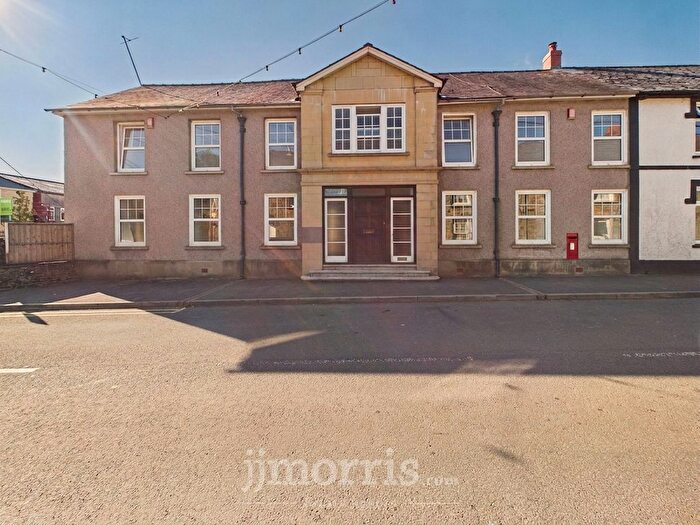 4 Bedroom Semi-Detached House For Sale In Pontwelly, Llandysul, SA44