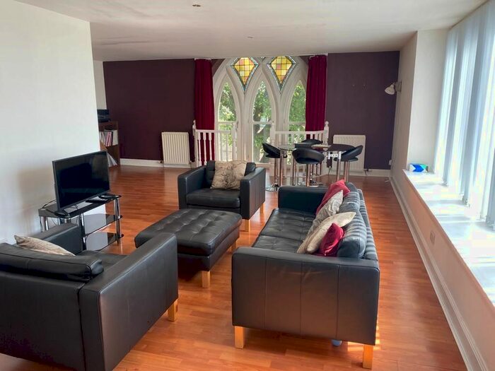 2 Bedroom Flat To Rent In George Street, City Centre, Aberdeen, AB25