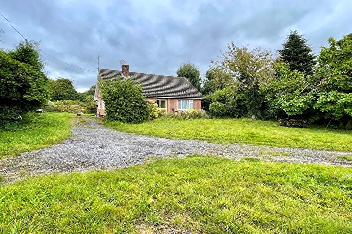 4 Bedroom Detached House For Sale In Manley Common, Frodsham, WA6
