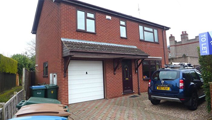 3 Bedroom Detached House For Sale In Beech Tree Avenue, Tile Hill, Coventry, CV4