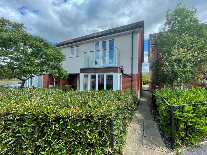 4 Bedroom Semi-Detached House To Rent In Hunsbury Chase, Broughton, Milton Keynes, MK10