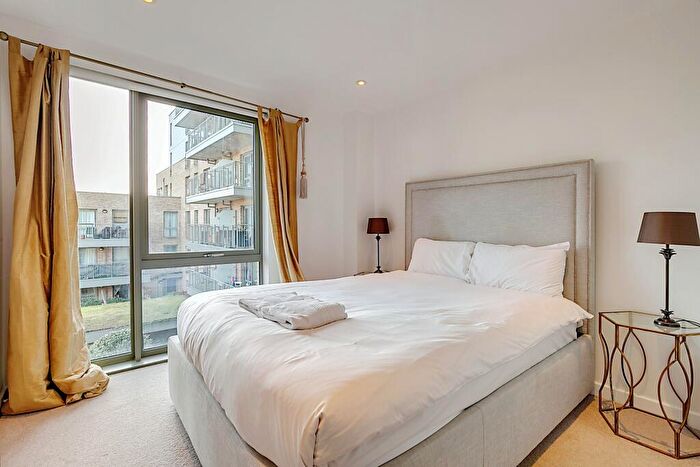 2 Bedroom Flat To Rent In Palm House, London, SE11