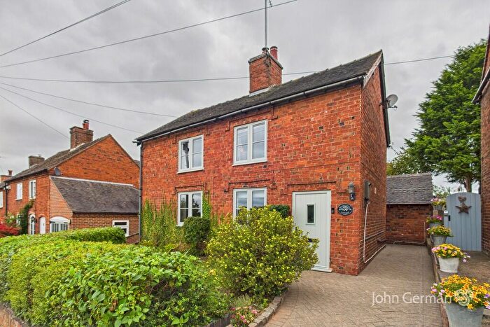 3 Bedroom Detached House For Sale In New Row, Draycott-in-the-clay, DE6