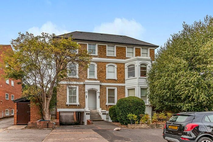 Studio To Rent In Berrylands, Surbiton, Surrey, KT5