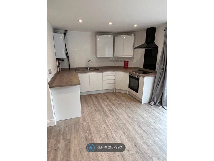 2 Bedroom Flat To Rent In George Street, Weston-Super-Mare, BS23