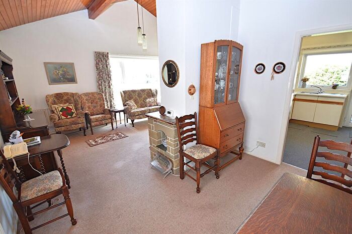 3 Bedroom Detached Bungalow For Sale In Fitzwilliam Avenue, Sutton, Macclesfield, SK11