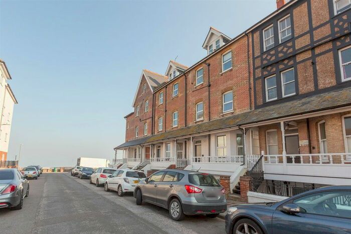 2 Bedroom Flat To Rent In Sussex Gardens, Sussex Court Sussex Gardens, CT8