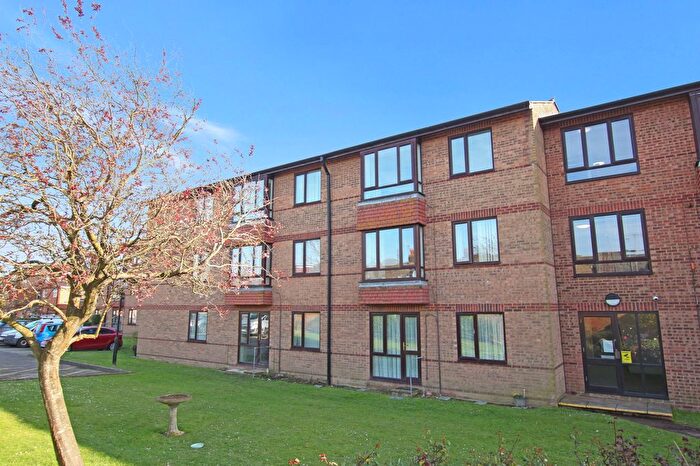1 Bedroom Flat For Sale In Penrith Court, Broadwater Street East, Worthing, BN14