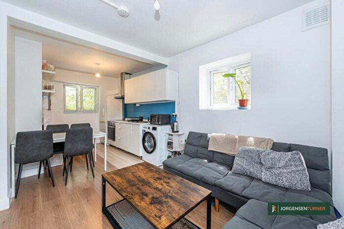 5 Bedroom Flat To Rent In Burnham Street, London, E2