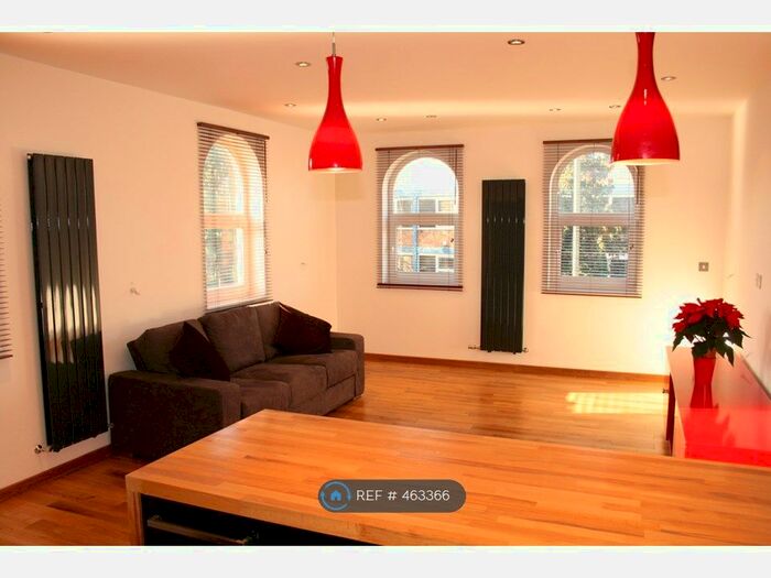 2 Bedroom Flat To Rent In Staines, Staines TW18