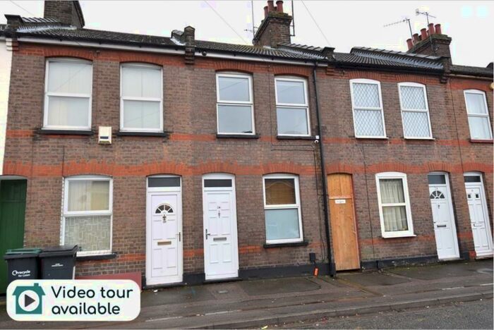 2 Bedroom Terraced House To Rent In Surrey Street, Luton, Bedfordshire, LU1