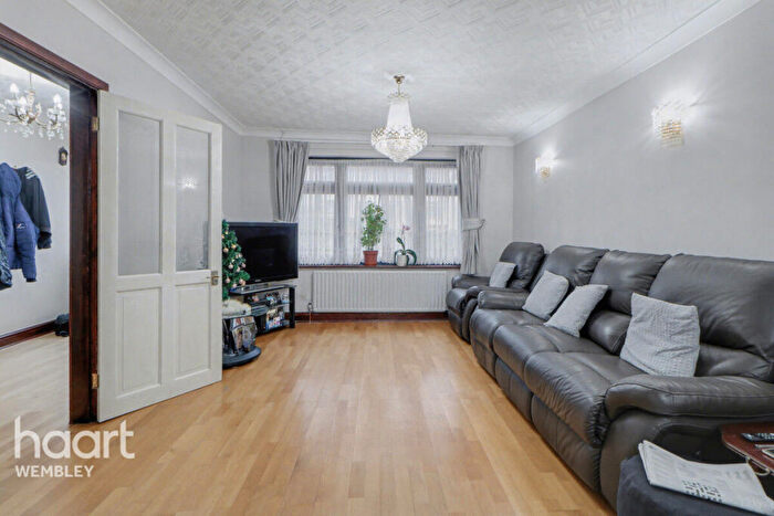 3 Bedroom Terraced House For Sale In Dawpool Road, London, NW2