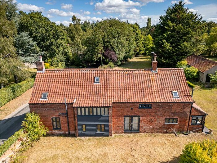 4 Bedroom Barn Conversion For Sale In Bramerton Road, Surlingham, Norwich, Norfolk, NR14