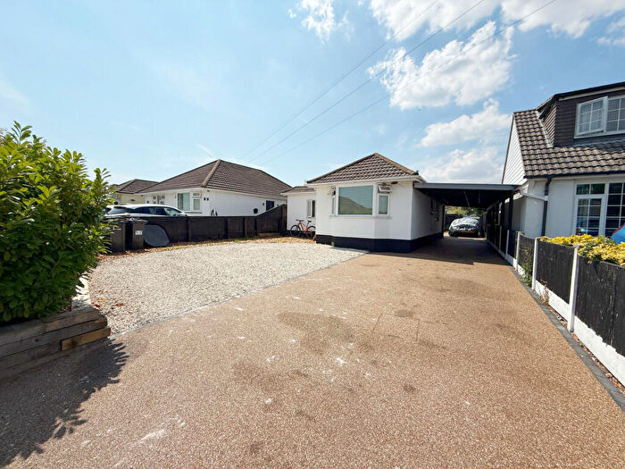3 Bedroom Detached Bungalow For Sale In Venning Avenue, Bournemouth, BH11