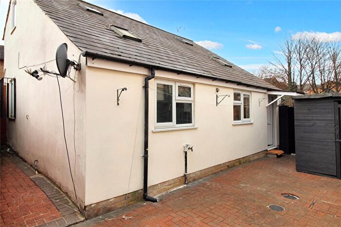2 Bedroom Bungalow To Rent In West Street, Erith, DA8