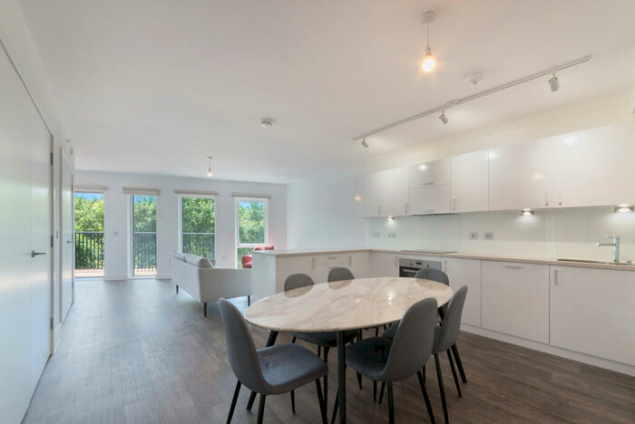 3 Bedroom Apartment To Rent In Millet Place, Pontoon Dock London, E16