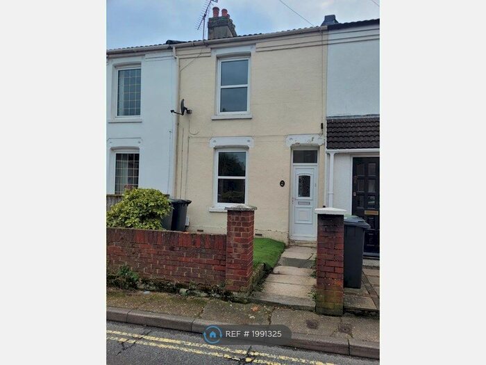 3 Bedroom Terraced House To Rent In Alver Road, Gosport, PO12