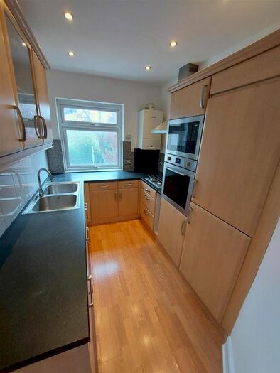 2 Bedroom Flat To Rent In Finchley Road, London, NW11