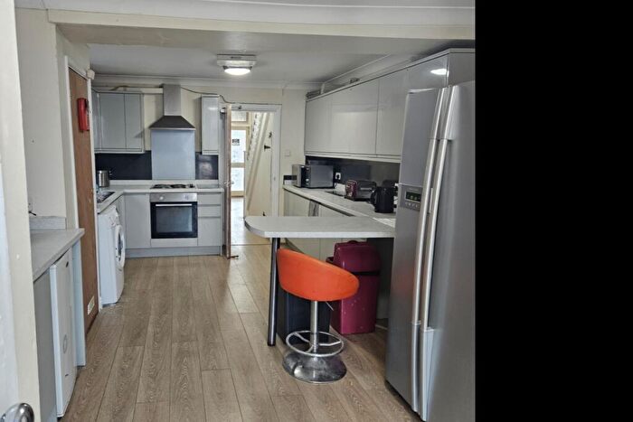 1 Bedroom House Of Multiple Occupation To Rent In Bournemouth Road, Poole, Dorset, BH14