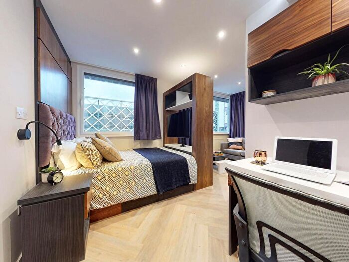 Apartment To Rent In Apt, Live Oasis Belgrave Street #, LS2