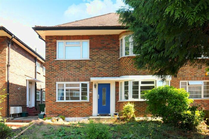 2 Bedroom Maisonette To Rent In Queens Court, Queens Road, Kingston Upon Thames, KT2