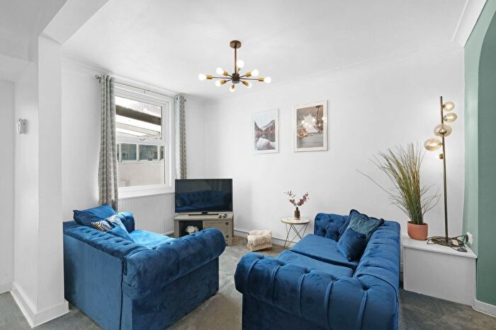 3 Bedroom Detached House To Rent In Forbury Road, Reading, RG1
