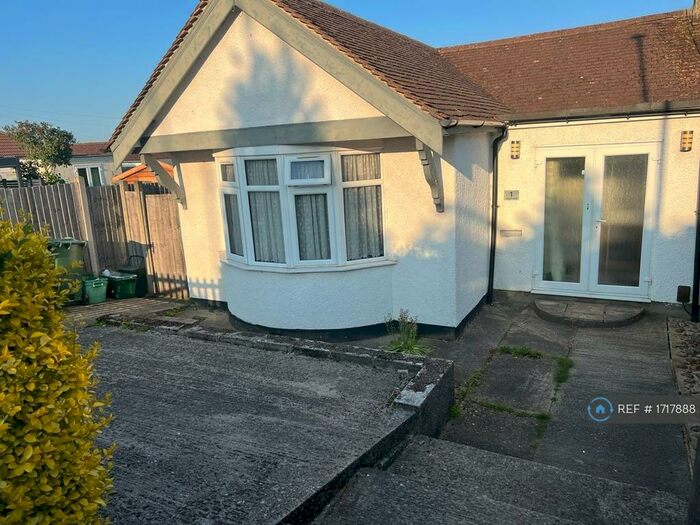 3 Bedroom Bungalow To Rent In Littlejohn Road, Orpington, BR5