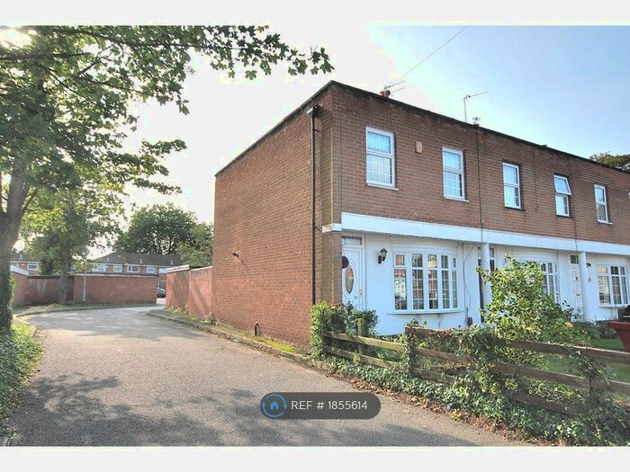 3 Bedroom End Of Terrace House To Rent In Lodge Lane, Warrington, WA5