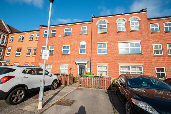 2 Bedroom Flat To Rent In Plimsoll Way, HU9