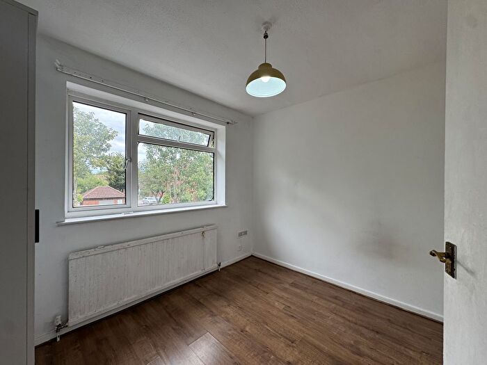 2 Bedroom Maisonette To Rent In Chestnut Close, West Drayton, UB7