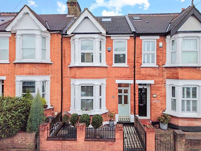 4 Bedroom Terraced House For Sale In Ingatestone Road, Woodford Green, IG8