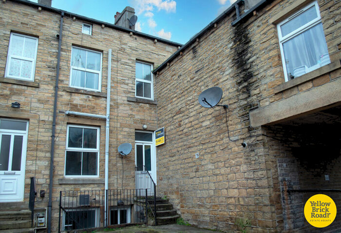 2 Bedroom Terraced House To Rent In Brook Street, Huddersfield, West Yorkshire, Hd, HD5