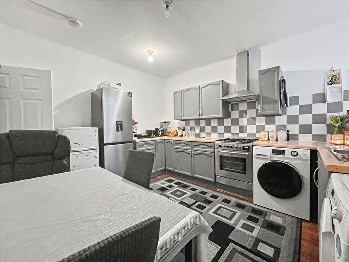 3 Bedroom Terraced House For Sale In Beresford Road, Gillingham, Kent, ME7