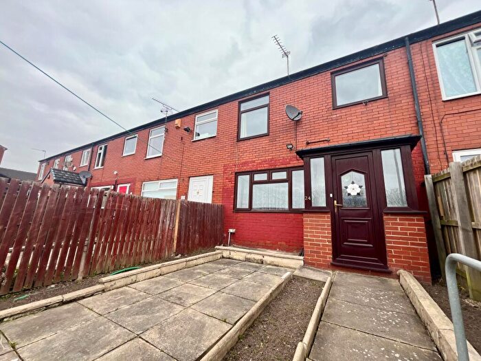 3 Bedroom House To Rent In Hyde Park Close, Leeds, LS6