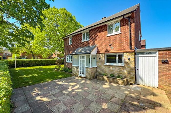 3 Bedroom Semi-Detached House To Rent In Cavan Drive, St. Albans, Hertfordshire, AL3