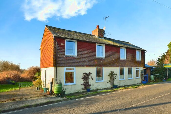 4 Bedroom Detached House For Sale In Ivychurch, Romney Marsh, TN29