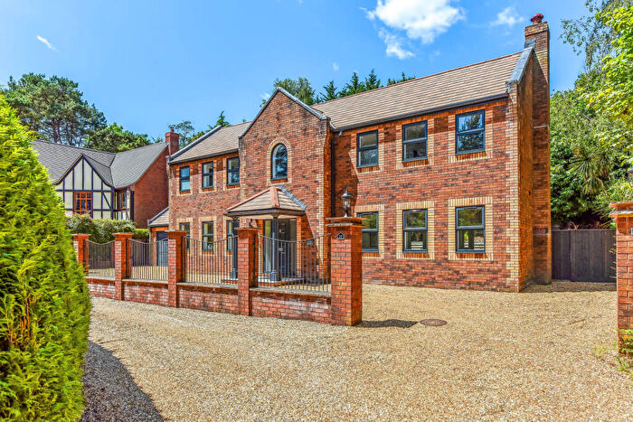 4 Bedroom Detached House For Sale In Davids Lane, Ringwood, BH24