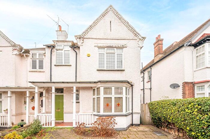 5 Bedroom Semi-Detached House To Rent In Holly Park Gardens, Finchley, London, N3