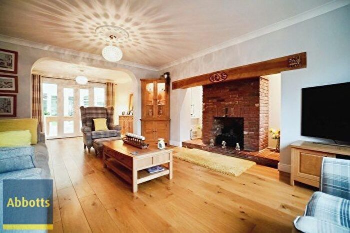 5 Bedroom Detached House To Rent In Pearmains, Chelmsford, CM3