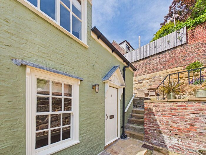 2 Bedroom Cottage For Sale In Baxtergate, Whitby, YO21