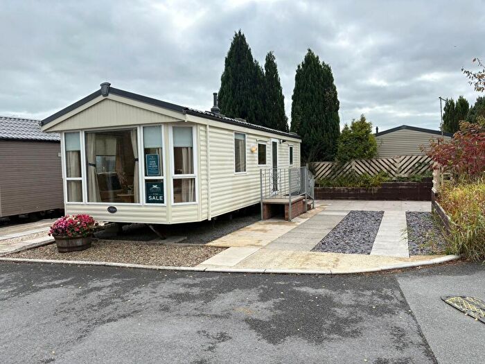 2 Bedroom Caravan For Sale In , Newcastle Emlyn, SA38