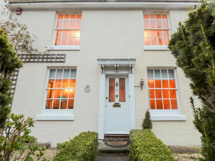 3 Bedroom Link Detached House To Rent In Park Street, Tunbridge Wells, TN2