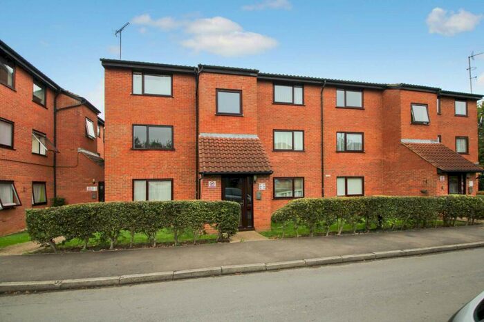 1 Bedroom Apartment To Rent In Walking Distance To Maylands Business Park, HP2