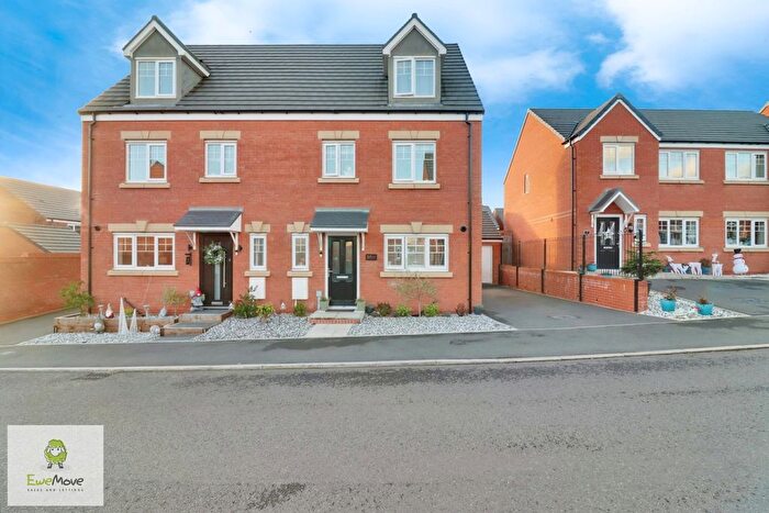 4 Bedroom Semi Detached House For Sale In Fulmar Drive, Norton Canes, Cannock, Staffordshire, WS11