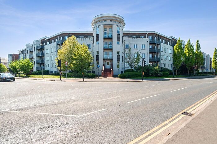 3 Bedroom Flat For Sale In Kingsquarter, Maidenhead, Berkshire, SL6