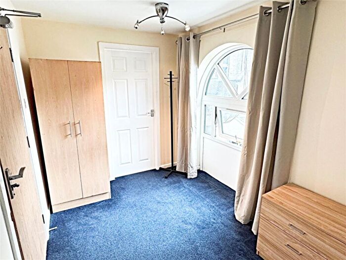 1 Bedroom Terraced House To Rent In Albert Street, Todmorden, West Yorkshire, OL14