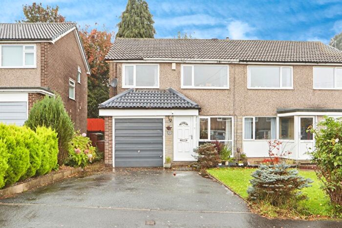 3 Bedroom Semi-Detached House For Sale In Holt Way, Leeds, LS16