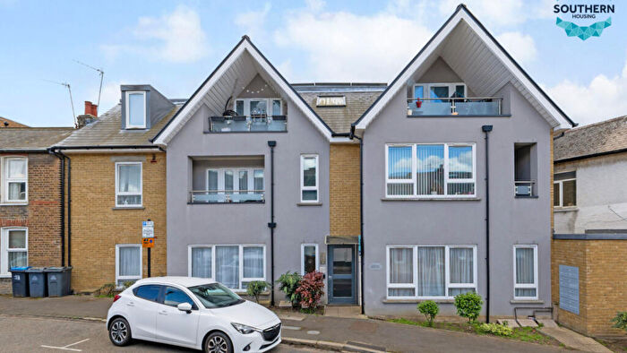 2 Bedroom Flat For Sale In B Bishops Road, Croydon, CR0
