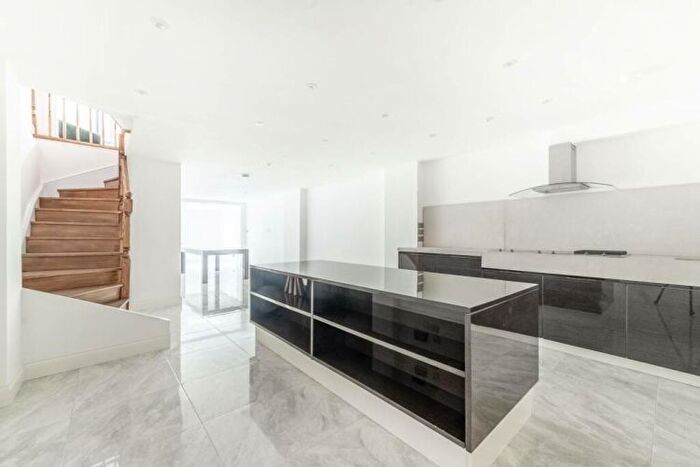 5 Bedroom Flat To Rent In Sloane Avenue, London, SW3