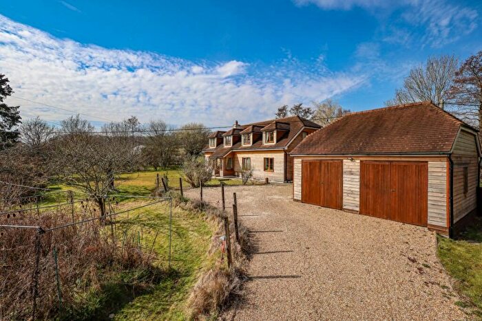 5 Bedroom Detached House For Sale In Snailing Lane, GU33